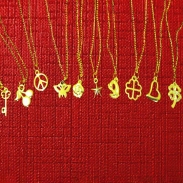 Gold Pendant Necklaces